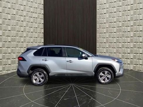 Used 2025 Toyota RAV4 XLE AWD/4WD image 3