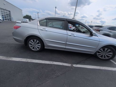 Used 2011 Honda Accord EX-L image 11