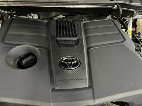 Used 2024 Toyota Tundra Platinum image 12