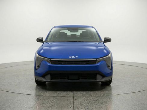 Used 2025 Kia K4 FWD image 2
