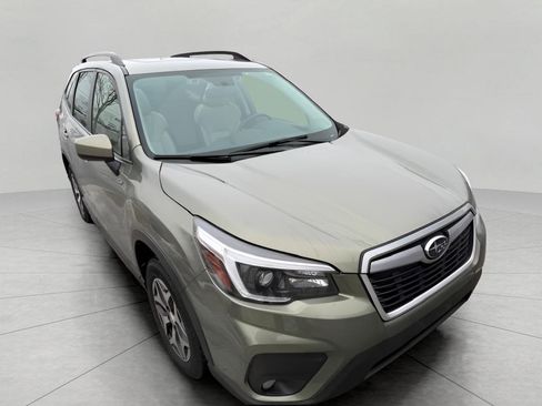 Used 2021 Subaru Forester Premium image 3