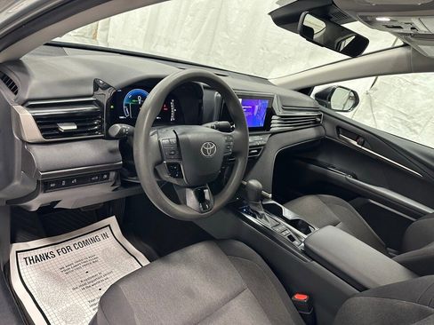 Used 2025 Toyota Camry LE image 15