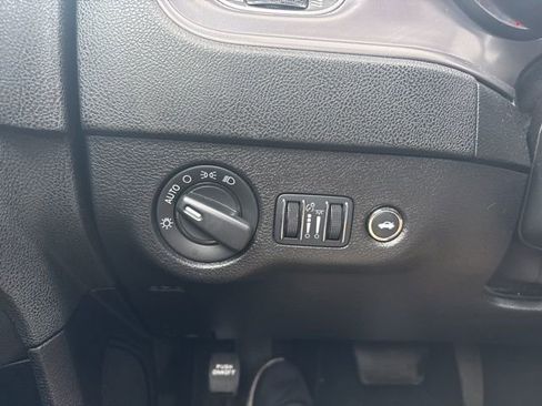 Used 2023 Dodge Charger SXT image 18