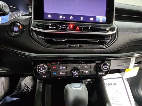 New 2026 Jeep Compass Latitude image 22