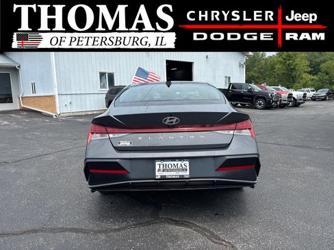 Used 2025 Hyundai Elantra SEL FWD image 6