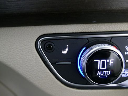 Used 2023 Audi Q5 2.0T Premium w/ Convenience Package image 14