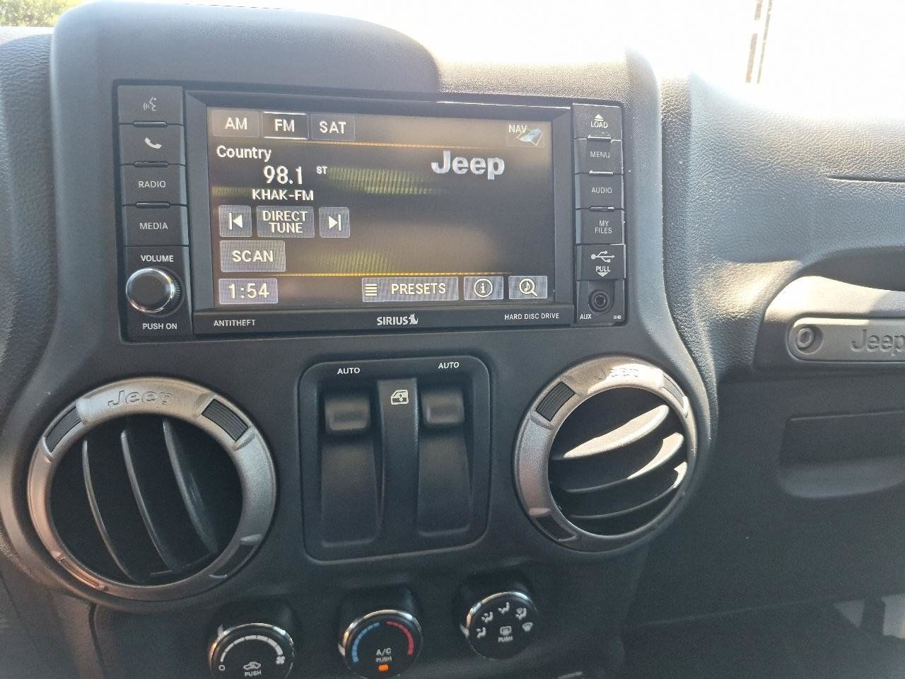 Used 2014 Jeep Wrangler Sport w/ Quick Order Package 24S AWD/4WD image 16