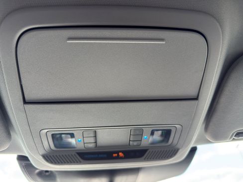 Used 2021 Ford Explorer XLT w/ Equipment Group 202A image 24