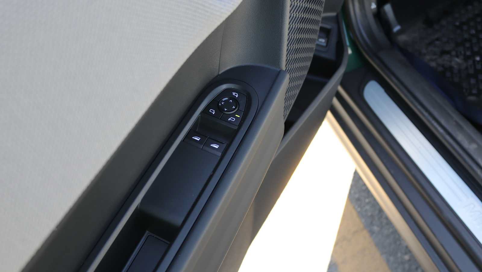 New 2026 MINI Cooper 2-Door Hardtop FWD image 6