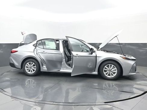 New 2026 Toyota Camry LE image 30