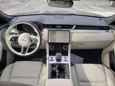 New 2025 Jaguar F-PACE R-Dynamic S image 12