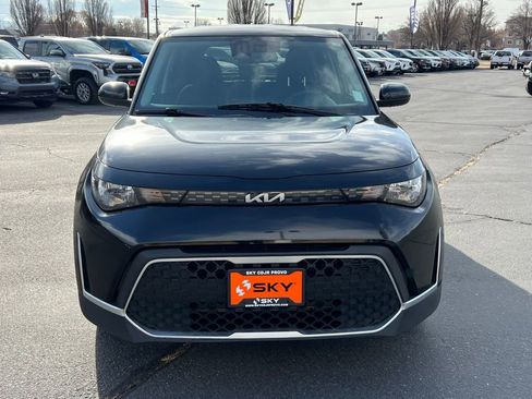 Used 2023 Kia Soul LX w/ Option Group 015 FWD image 4