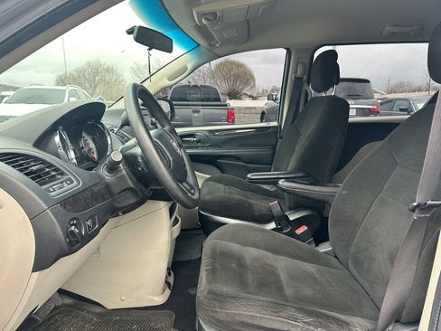 Used 2015 Dodge Grand Caravan SE image 23