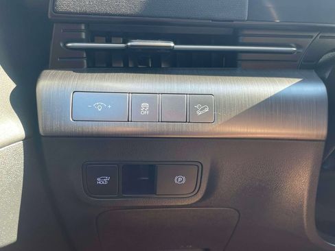 Used 2024 Hyundai Kona Limited AWD/4WD image 21