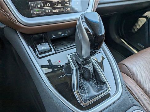 Used 2020 Subaru Outback Touring XT AWD/4WD image 12