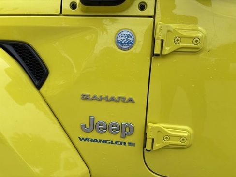 Used 2023 Jeep Wrangler Unlimited Sahara w/ Cold Weather Group AWD/4WD image 10