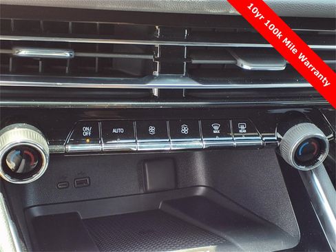 New 2025 Chevrolet Traverse LT w/ Driver Confidence Package image 21