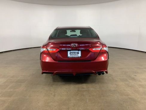 Used 2018 Toyota Camry SE image 10