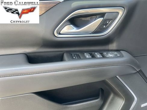 Used 2022 Chevrolet Suburban High Country AWD/4WD image 28