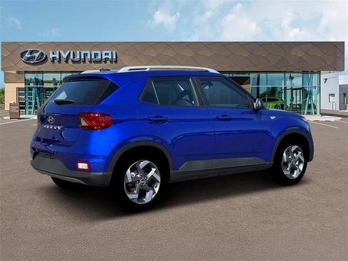 New 2026 Hyundai Venue SEL FWD image 8
