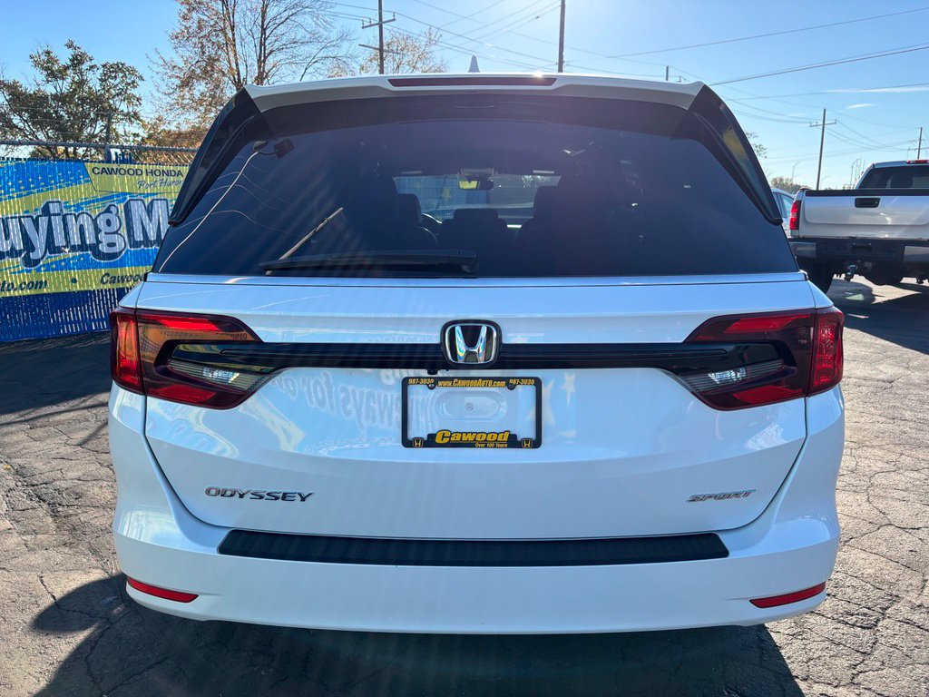 Used 2023 Honda Odyssey Sport image 3