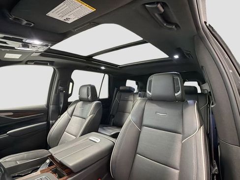 Used 2023 Cadillac Escalade Premium Luxury w/ LPO, Floor Liner Package AWD/4WD image 21
