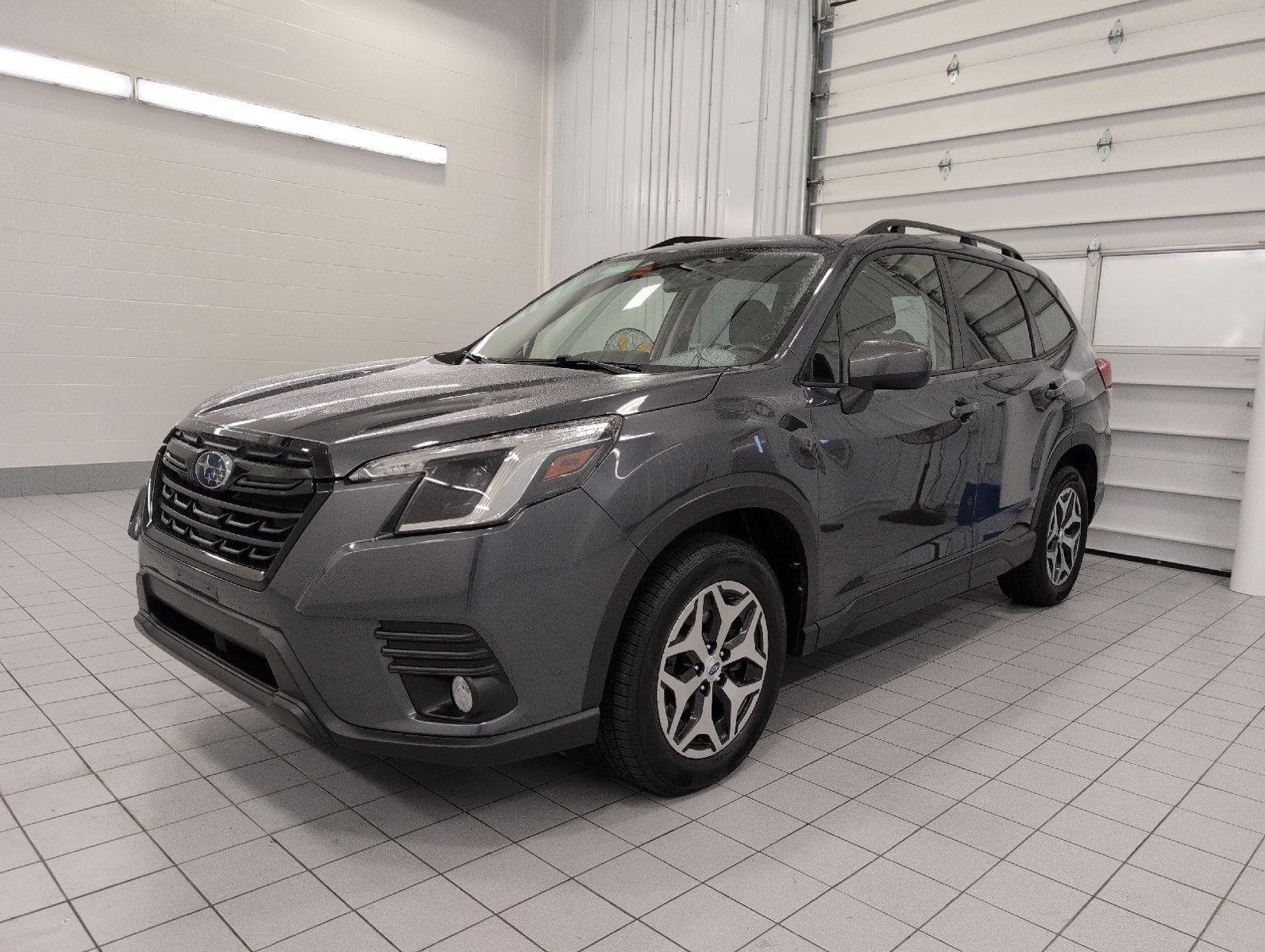 Used 2023 Subaru Forester Premium AWD/4WD image 13