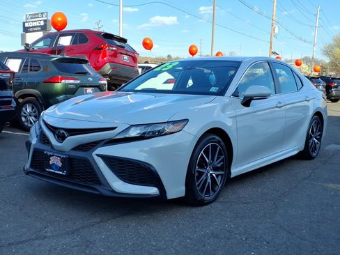 Certified 2023 Toyota Camry SE AWD/4WD image 3