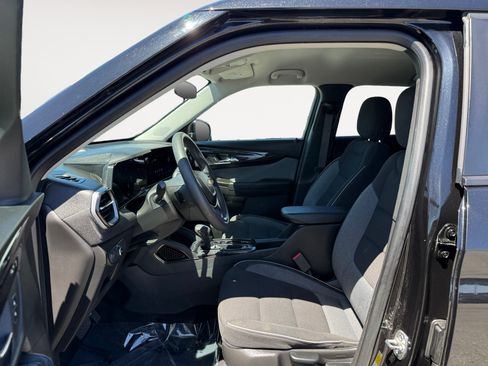 Used 2025 Chevrolet TrailBlazer LT AWD/4WD image 10