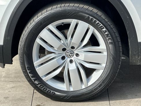 Used 2019 Volkswagen Atlas SE w/ Panoramic Sunroof Package image 27