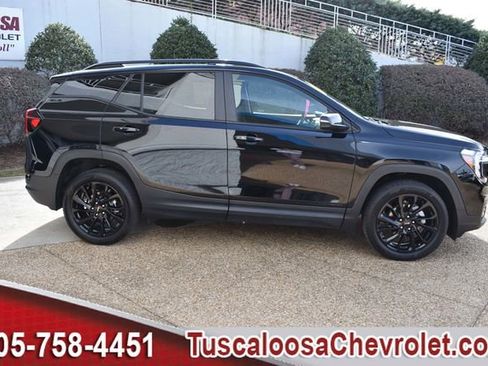 Used 2024 GMC Terrain SLE w/ Driver Convenience Package image 11