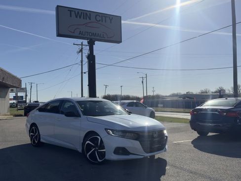Used 2022 Honda Accord Sport image 1
