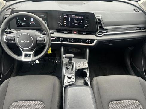 Used 2024 Kia Sportage LX image 17
