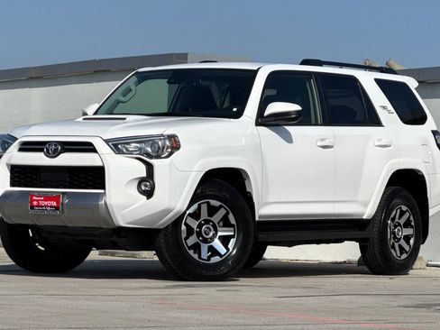 Certified 2024 Toyota 4Runner TRD Off-Road image 23