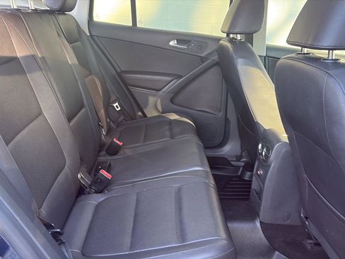 Used 2016 Volkswagen Tiguan S image 18