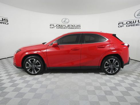 Certified 2025 Lexus UX 300h FWD w/ Accessory Package (Z1) image 4