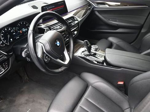 Used 2019 BMW 530i xDrive w/ Convenience Package AWD/4WD image 17