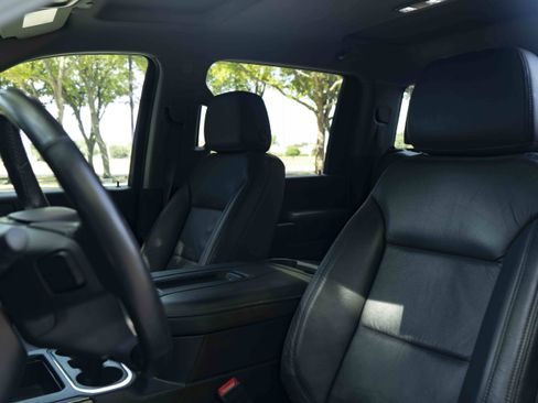 Used 2020 Chevrolet Silverado 2500 LT w/ Texas Edition RWD image 17