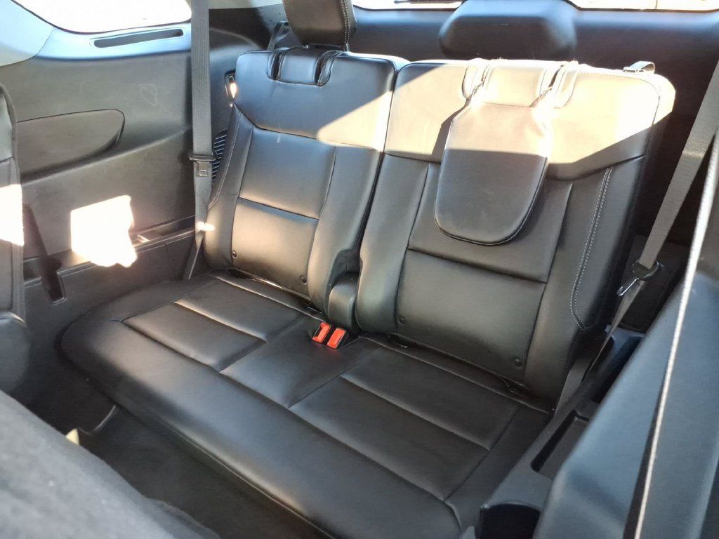 Used 2023 Ford Explorer XLT w/ Equipment Group 202A AWD/4WD image 12