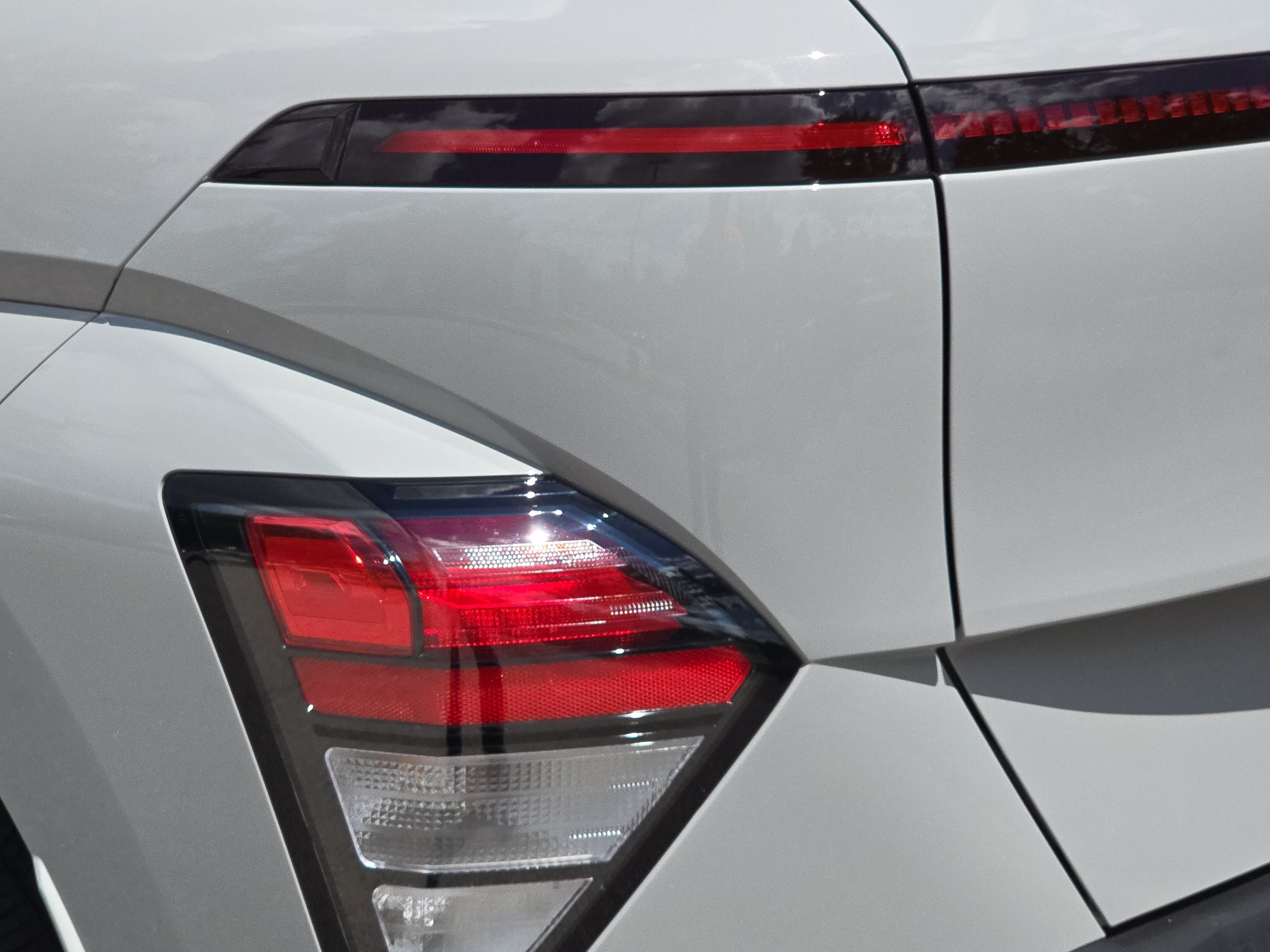 Used 2025 Hyundai Kona SEL FWD image 33