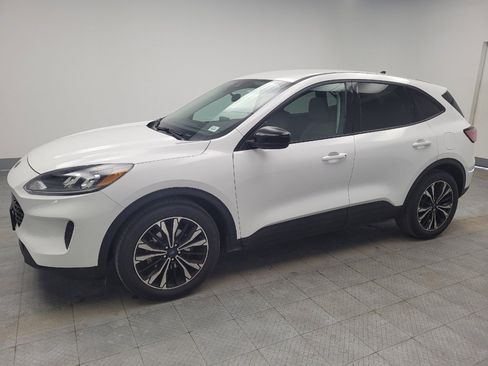 Used 2022 Ford Escape SE w/ SE Sport Appearance Package image 2