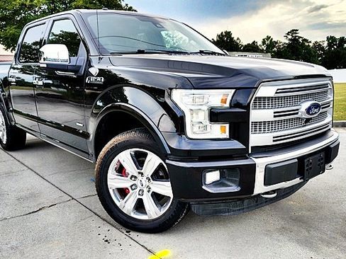 Used 2015 Ford F150 Platinum w/ Equipment Group 701A Luxury AWD/4WD image 2