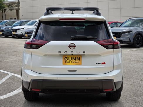 Used 2026 Nissan Rogue SV AWD/4WD image 4
