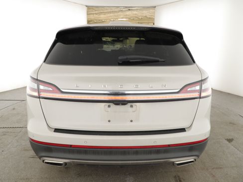 Used 2022 Lincoln Nautilus Reserve FWD image 4