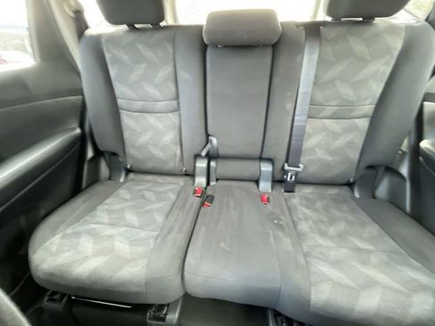 Used 2016 Nissan Rogue S w/ Appearance Package image 15