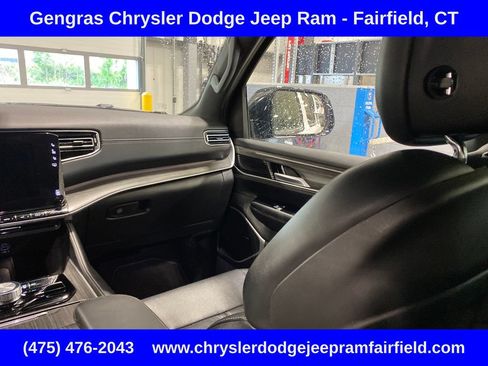 Certified 2024 Jeep Wagoneer Series III AWD/4WD image 29