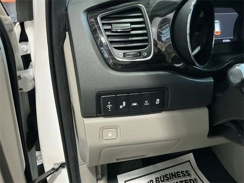 Used 2020 Kia Sedona EX w/ EX Premium Package image 22