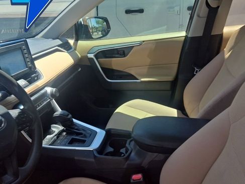 Used 2019 Toyota RAV4 LE w/ Carpet Mat Package FWD image 1