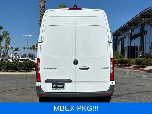 Used 2025 Mercedes-Benz Sprinter 2500 image 4