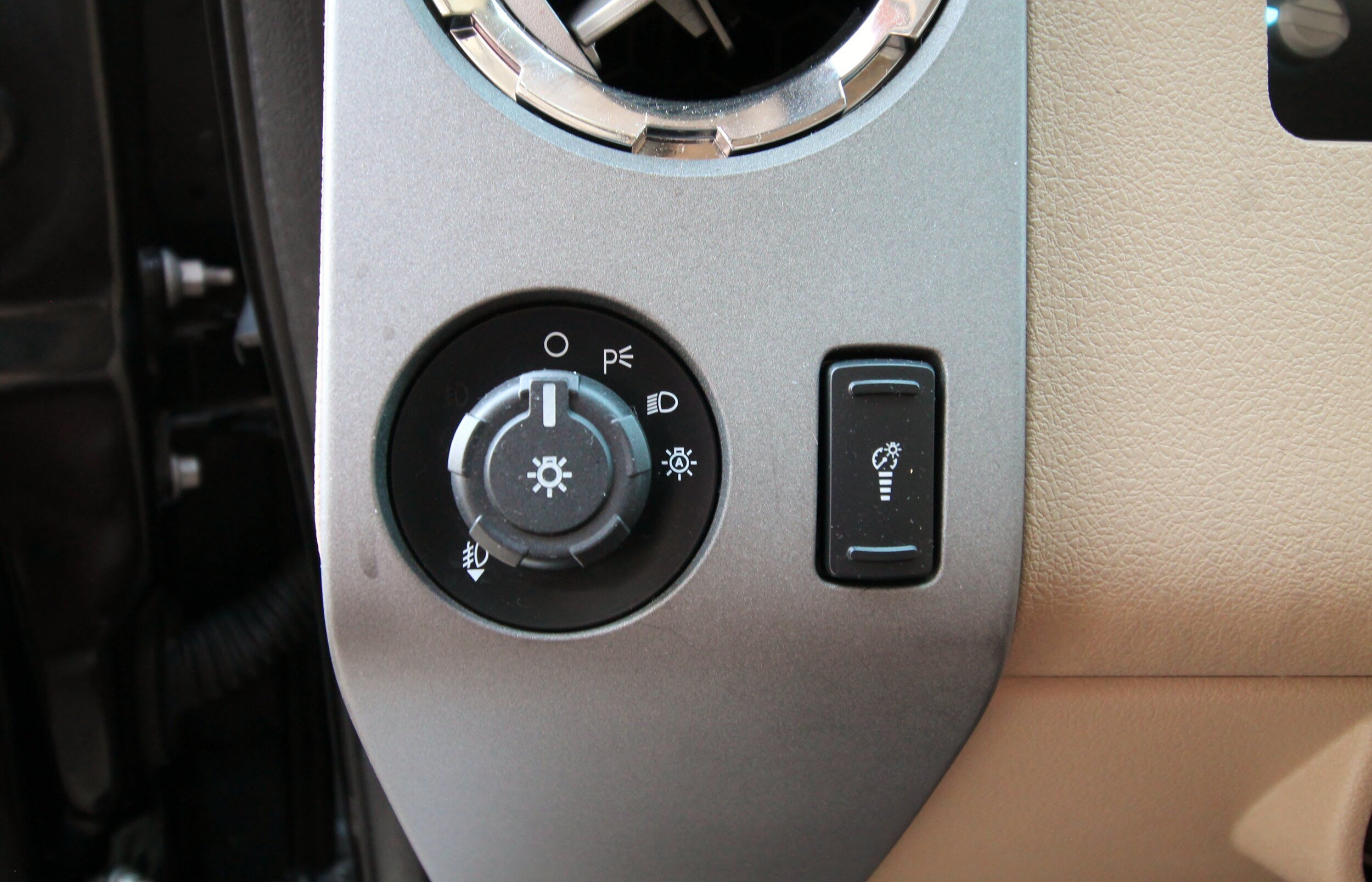 Used 2012 Ford F250 King Ranch w/ King Ranch w/Chrome Pkg AWD/4WD image 25